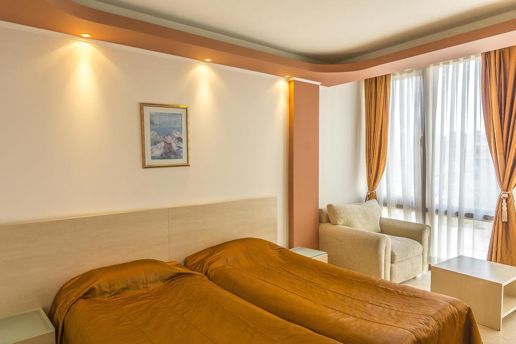 Family Hotel Gold Pearl (Adults Only) Sunny Beach Exterior foto